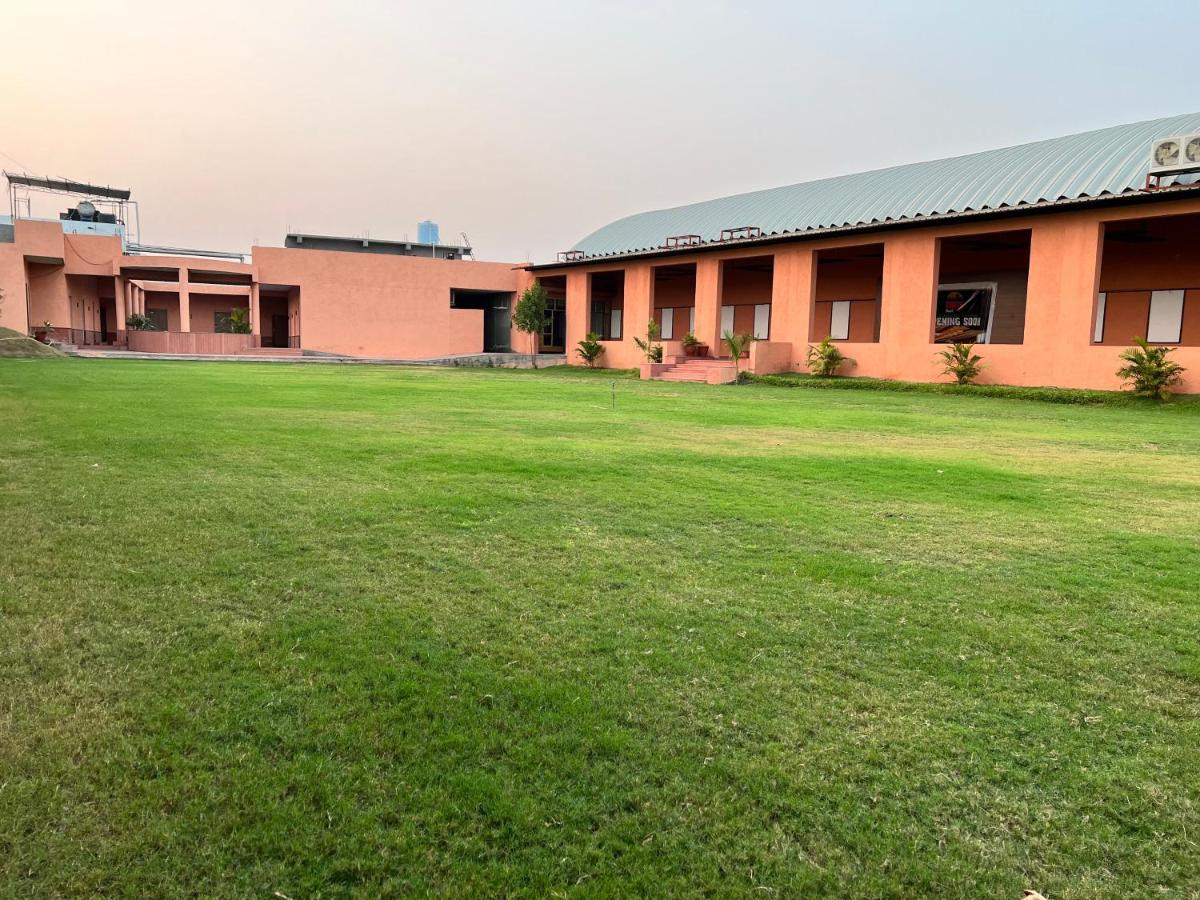 Santu Basil - An Eco Resort Bhávnagar Kültér fotó