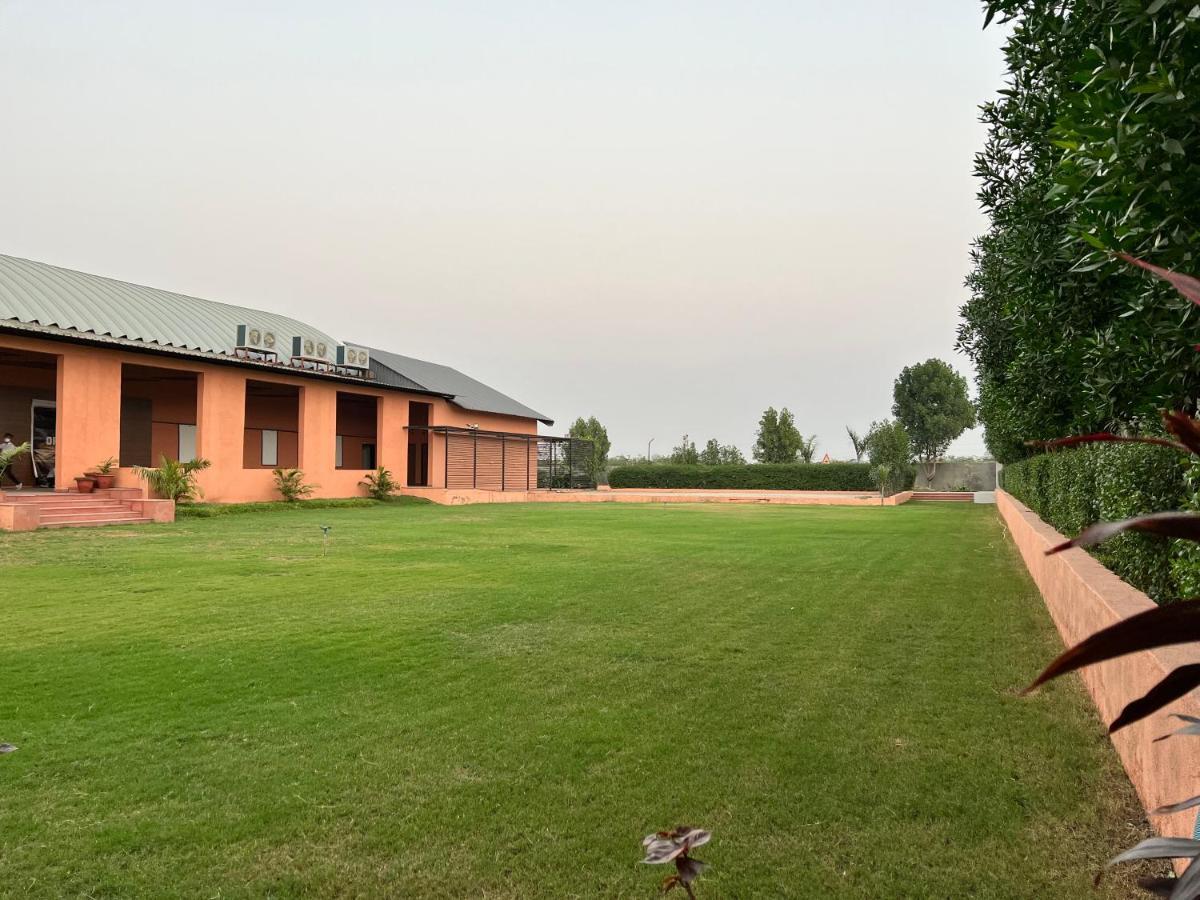 Santu Basil - An Eco Resort Bhávnagar Kültér fotó